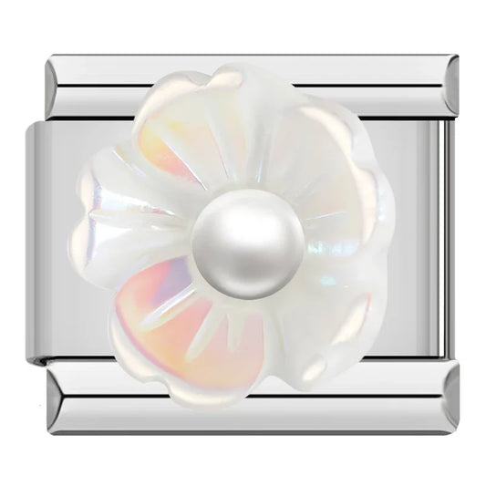 Flower with pearl