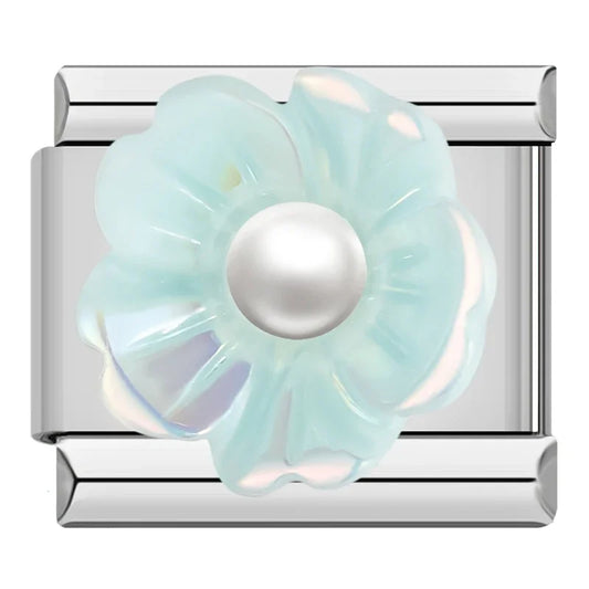 Flower with pearl