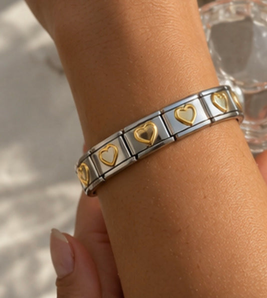 Gold hearts bracelet