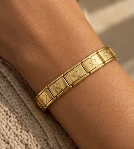 Gold star bracelet
